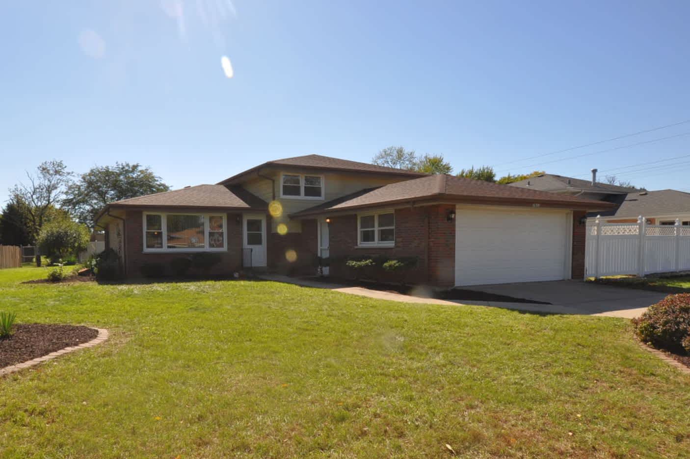 3-Bed Home at 7655 W 105th St, Palos Hills