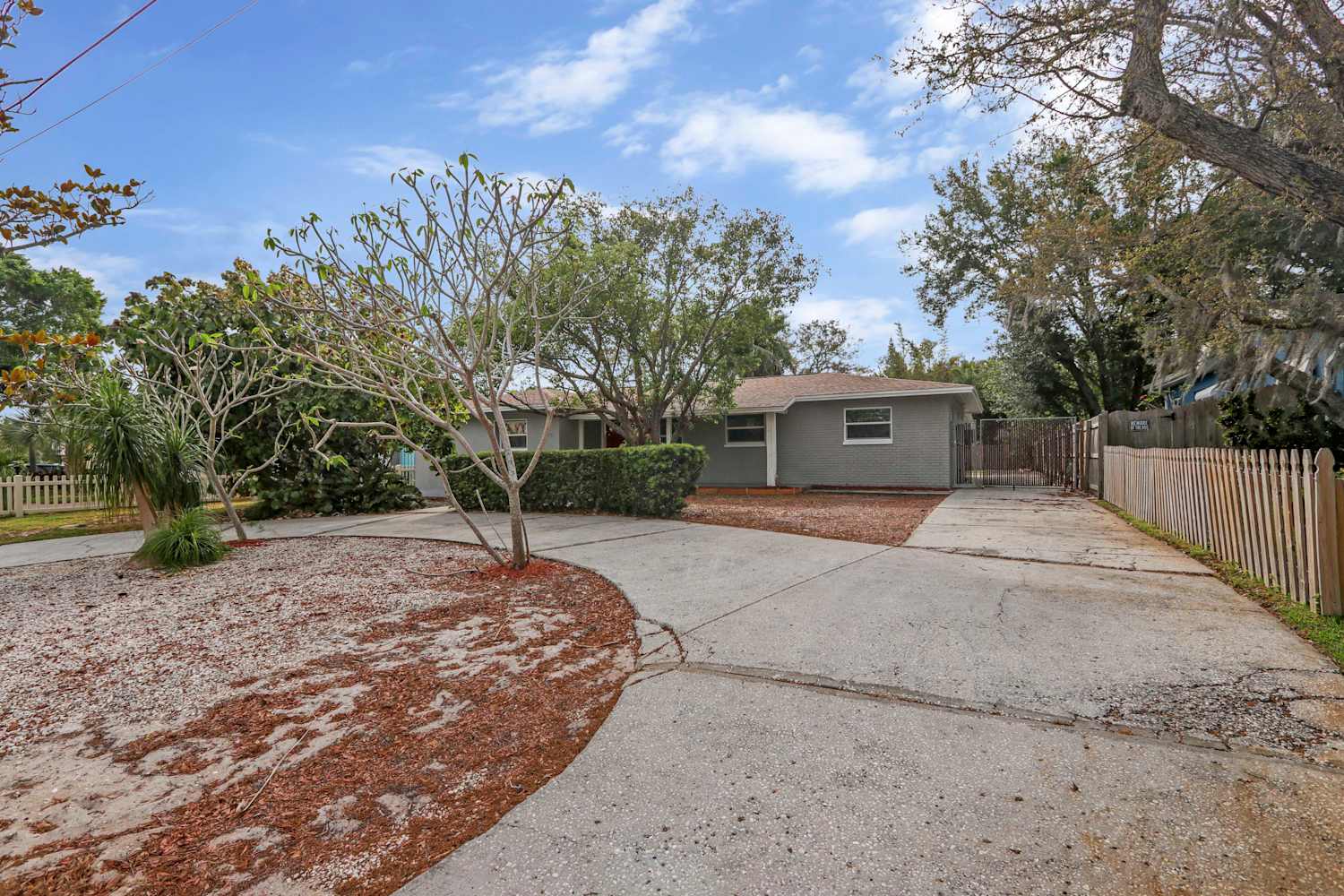 3-Bed House for Rent - 777 La Plaza Ave S, St. Petersburg, FL