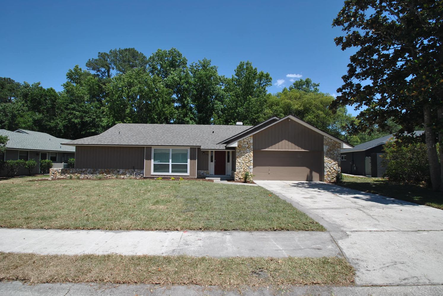 4-Bed Home in null, Longwood