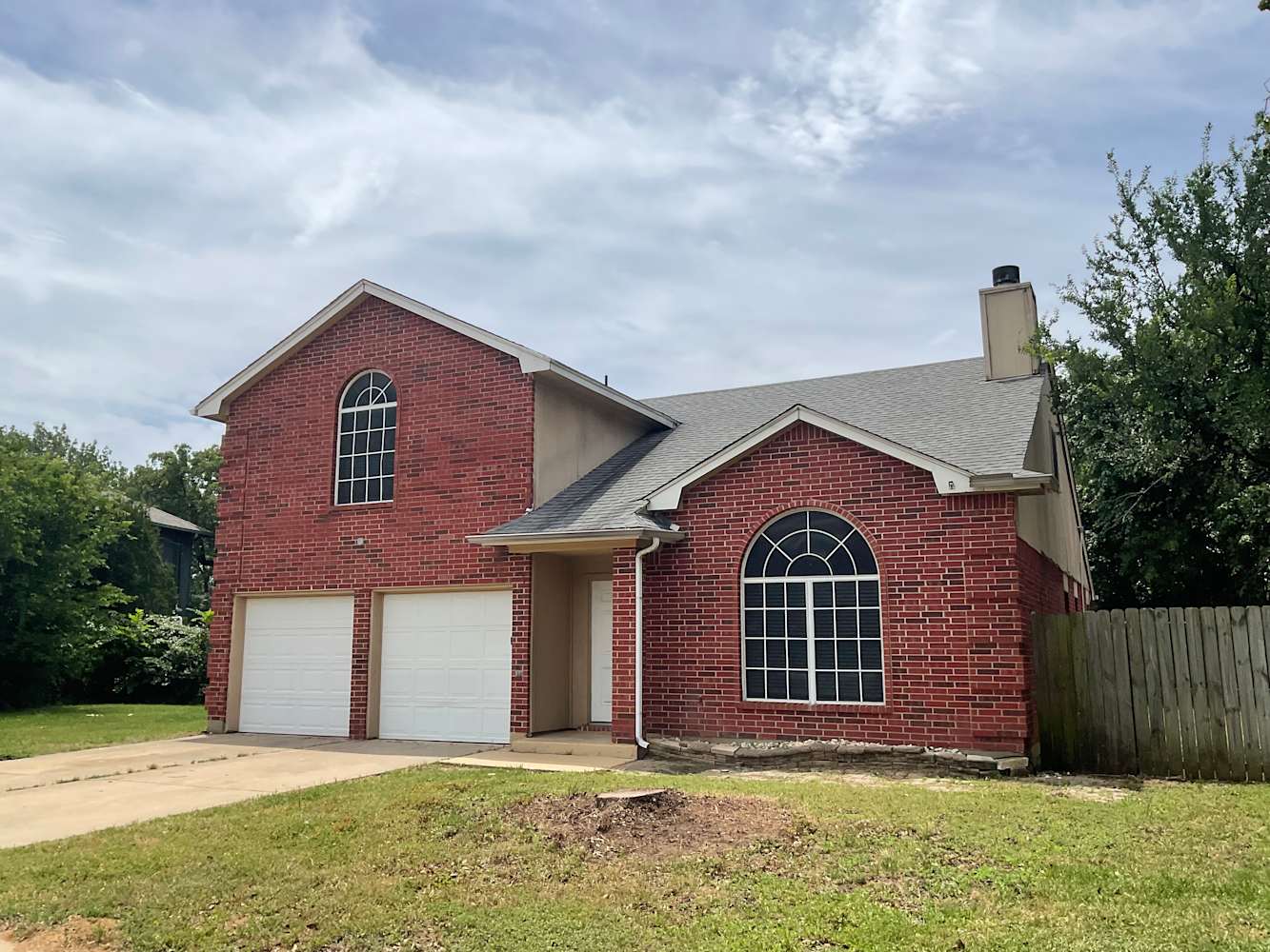 4-Bed House for Rent - 823 Yellowstone Dr, Mansfield, TX