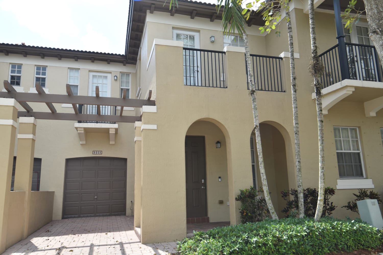 3-Bed House for Rent - 8668 Blaze Ct, Davie, FL