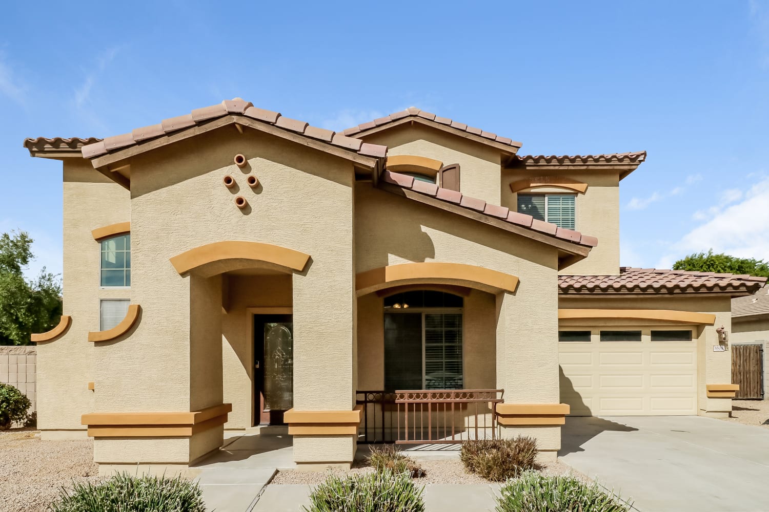 5-Bed House for Rent - 8806 West Gardenia Ave, Glendale, AZ