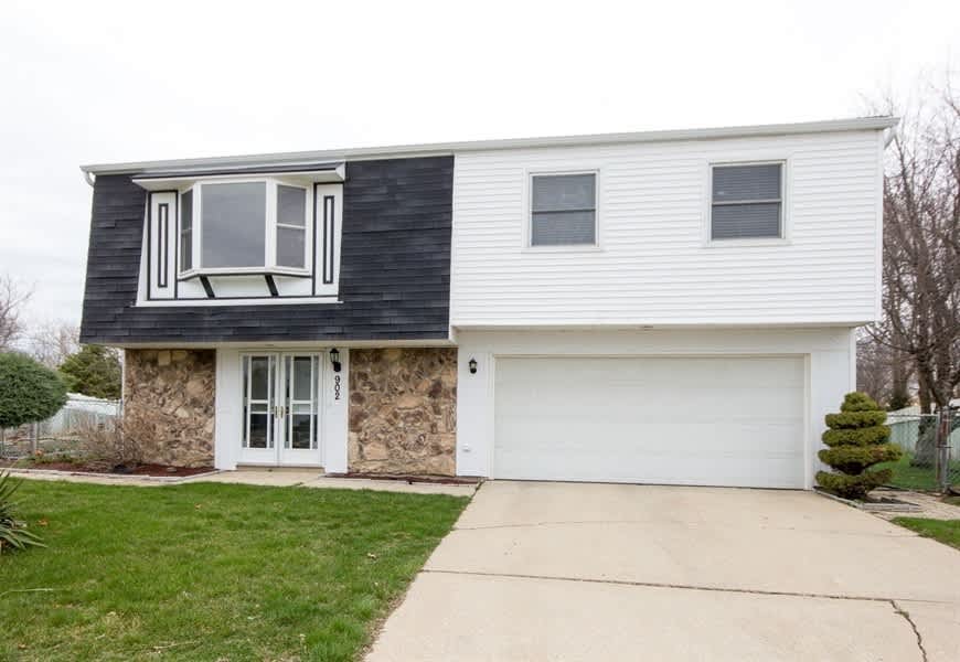 3-Bed Home at 904 Natoma Ct, Joliet
