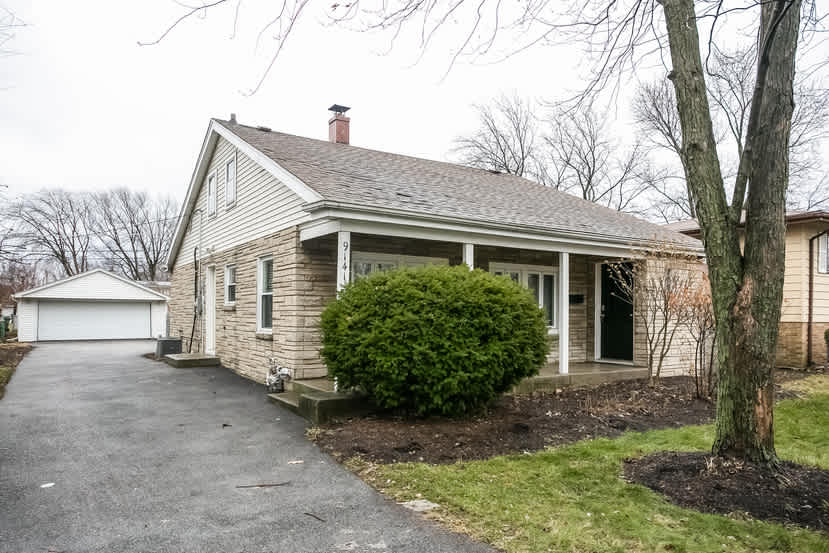 3-Bed Home at 9143 Menard Ave, Oak Lawn