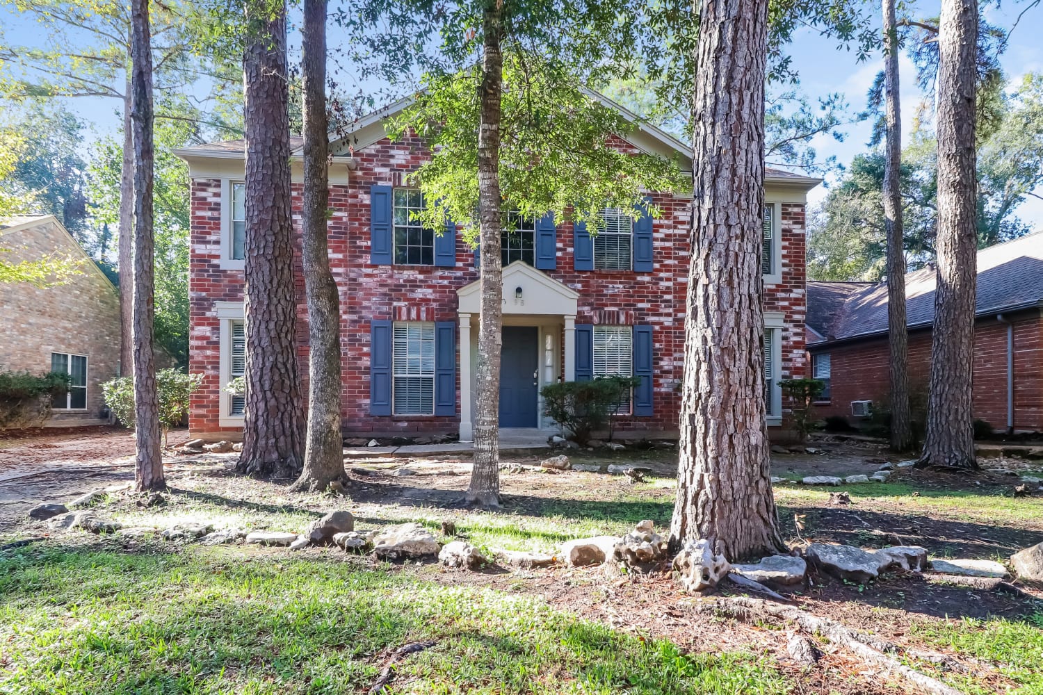 4 Bedroom House – 95 S Village Knoll Cir, The Woodlands, TX 77381