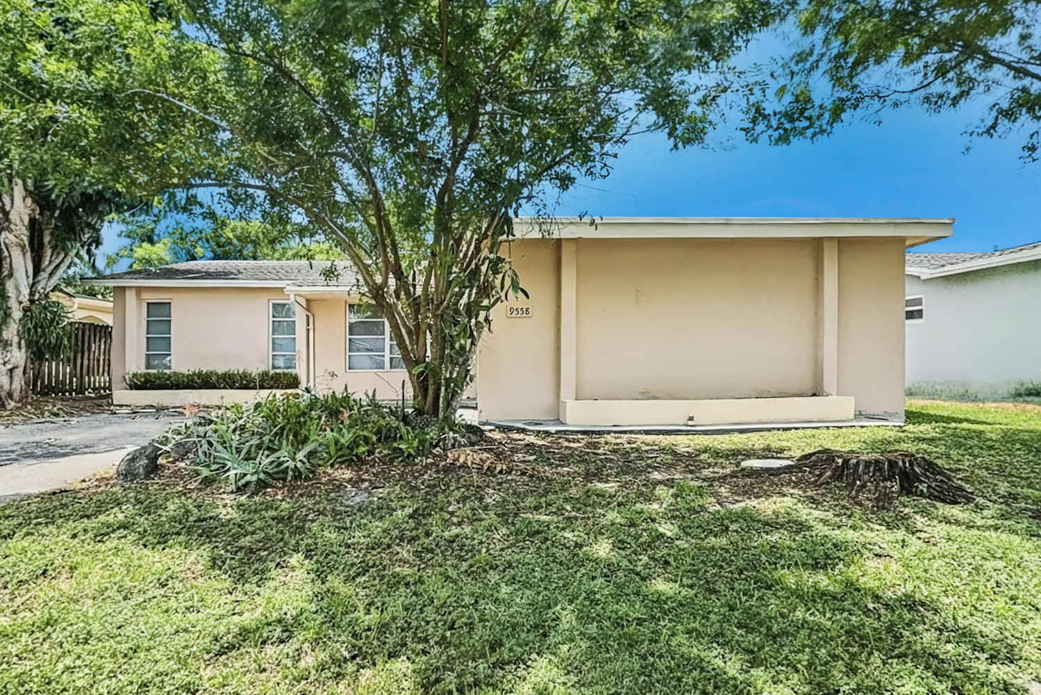 3-Bed House for Rent - 9558 NW 19th Pl, Sunrise, FL