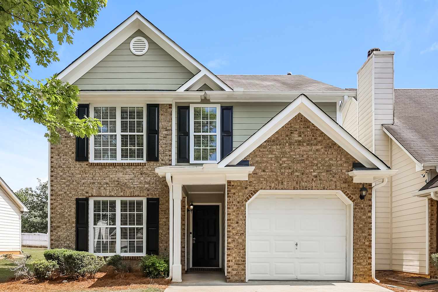3-Bed House for Rent - 9586 Lakeview Cir, Union City, GA