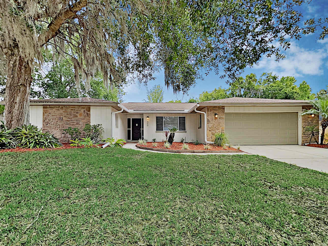 4-Bed Home at 981 Papaya Ln, Winter Springs