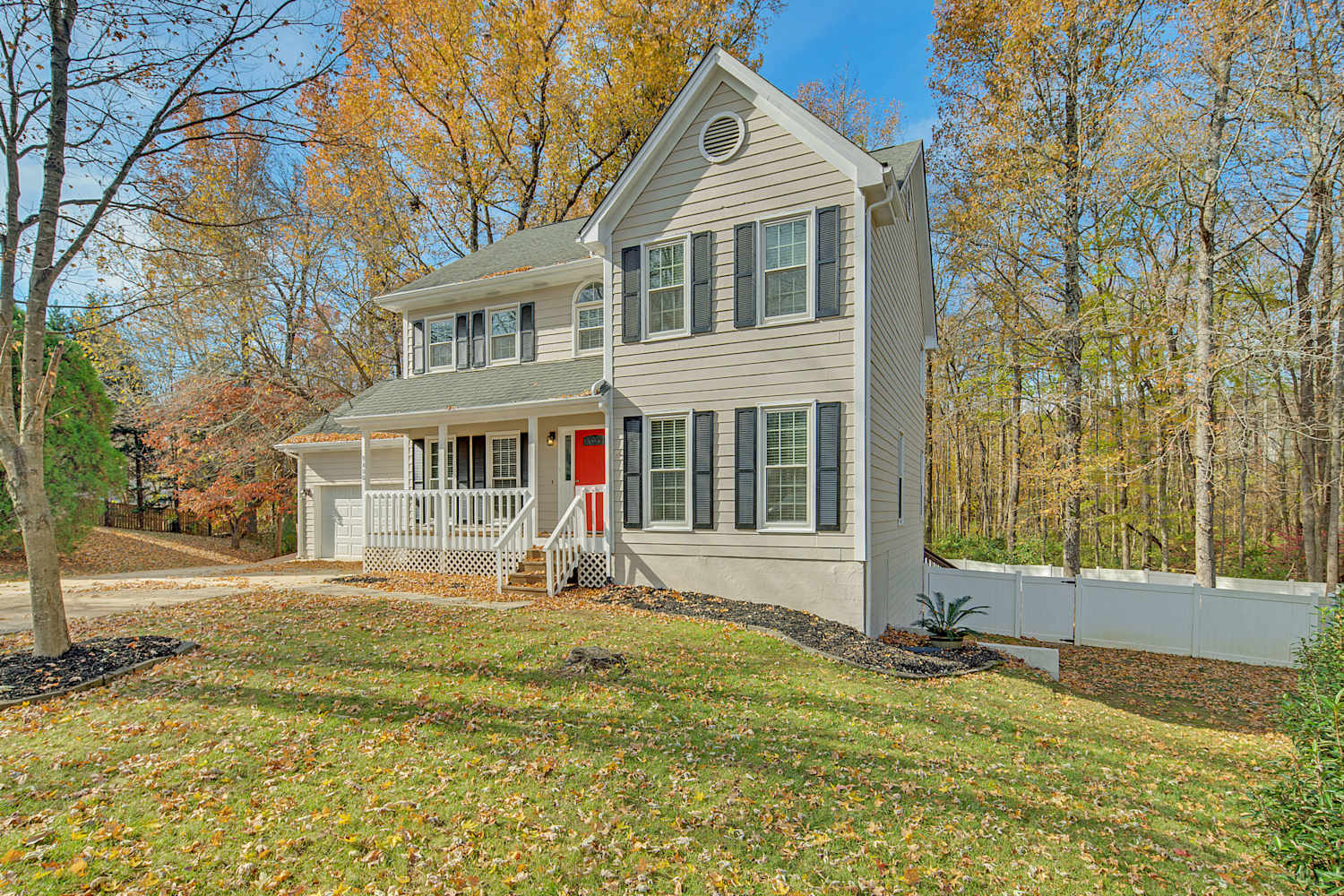 4-Bed House for Rent - 9800 Fairlea Dr, Charlotte, NC