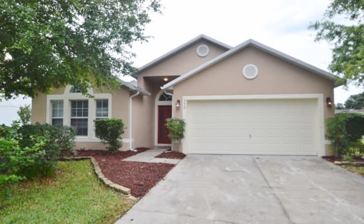 3-Bed House for Rent - 992 Vanderbilt Dr, Eustis, FL
