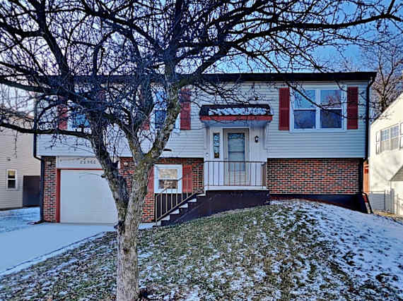 3-Bed House for Rent - 20560 S Acorn Ridge Dr, Frankfort, IL
