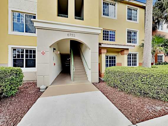 2-Bed House for Rent - 6752 Heritage Grande Unit 205, Boynton Beach, FL